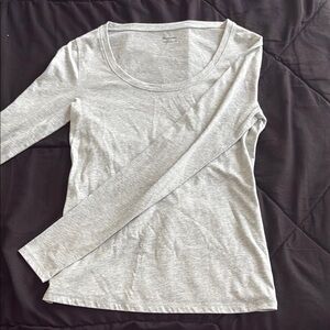 Women's Gray Long Sleeve Top